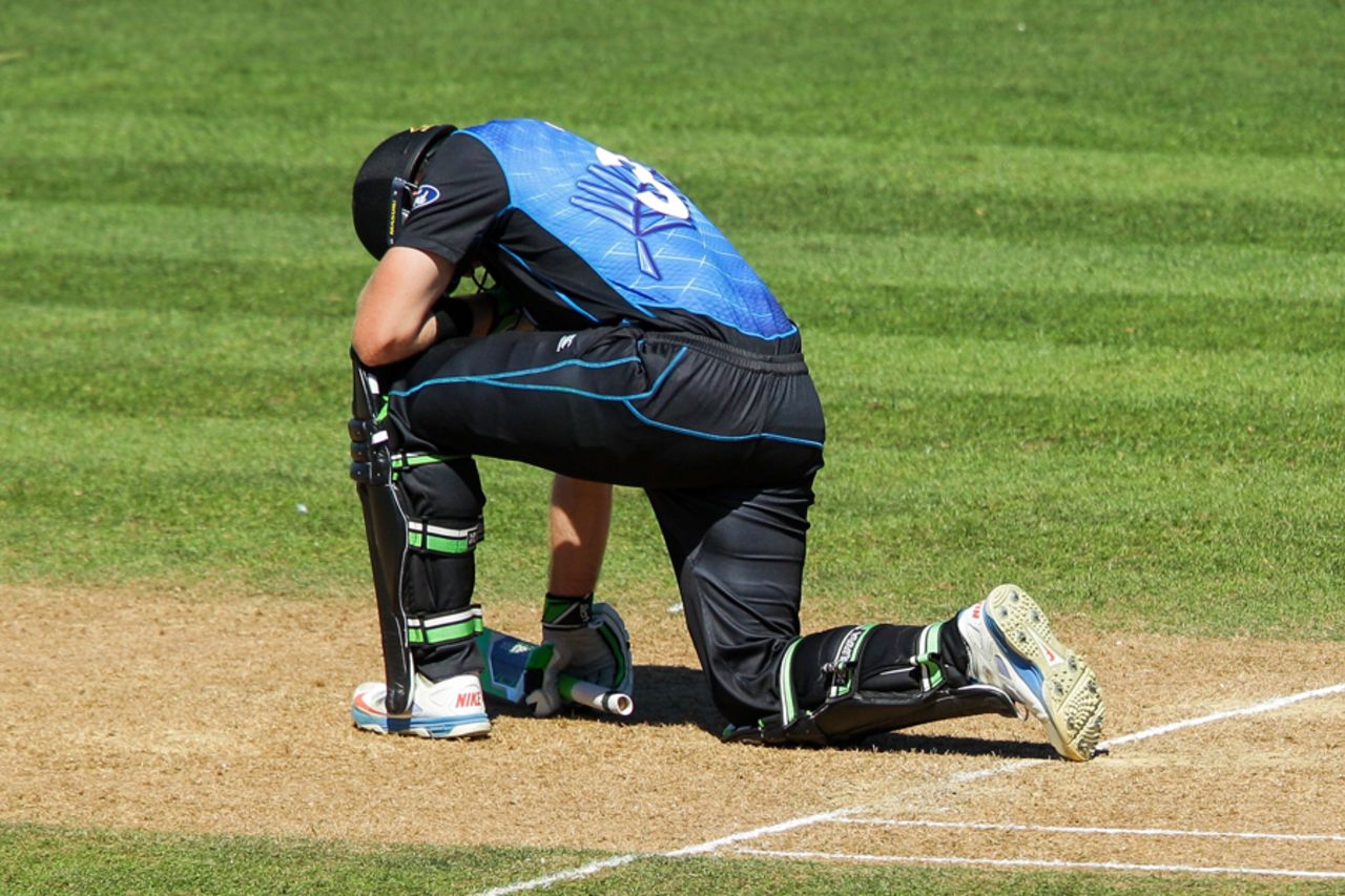 Martin Guptill reacts to being dismissed, New Zealand v Pakistan, 2nd ODI, Napier, February 3, 2015