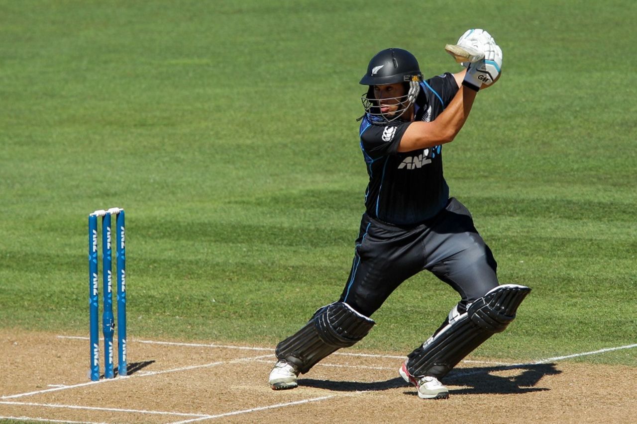 Ross Taylor drives through the covers during his ton, New Zealand v Pakistan, 2nd ODI, Napier, February 3, 2015