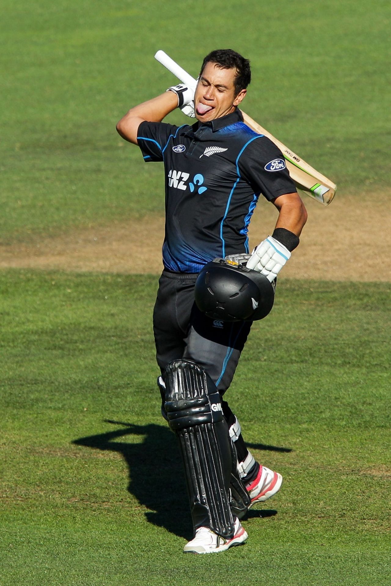 Ross Taylor's ton was the 100th by a New Zealand player in ODIs, New Zealand v Pakistan, 2nd ODI, Napier, February 3, 2015