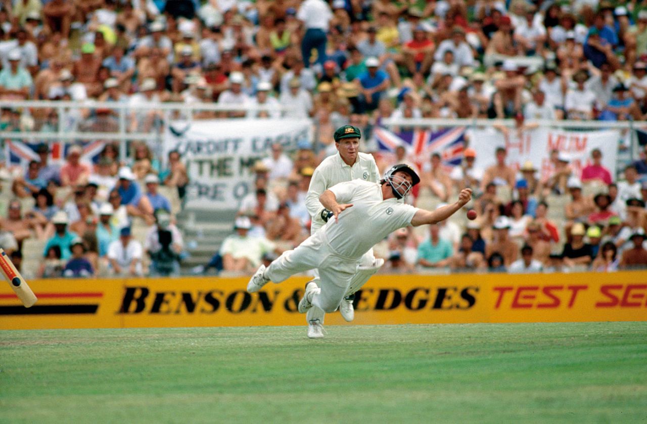 David Boon stretches to catch the ball but in vain, Australia