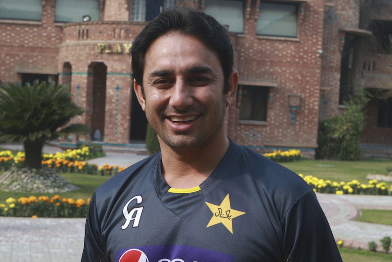 Saeed Ajmal is all smiles as he arrives for a press conference after his action was cleared, Lahore, February 7, 2015