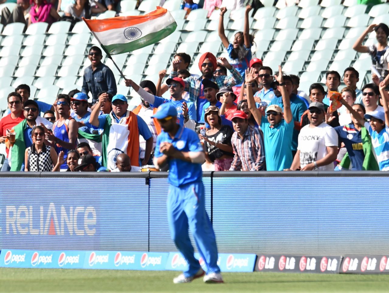 Fans cheer as Ajinkya Rahane takes a catch, Australia v India, World Cup warm-ups, Adelaide, February 8, 2015