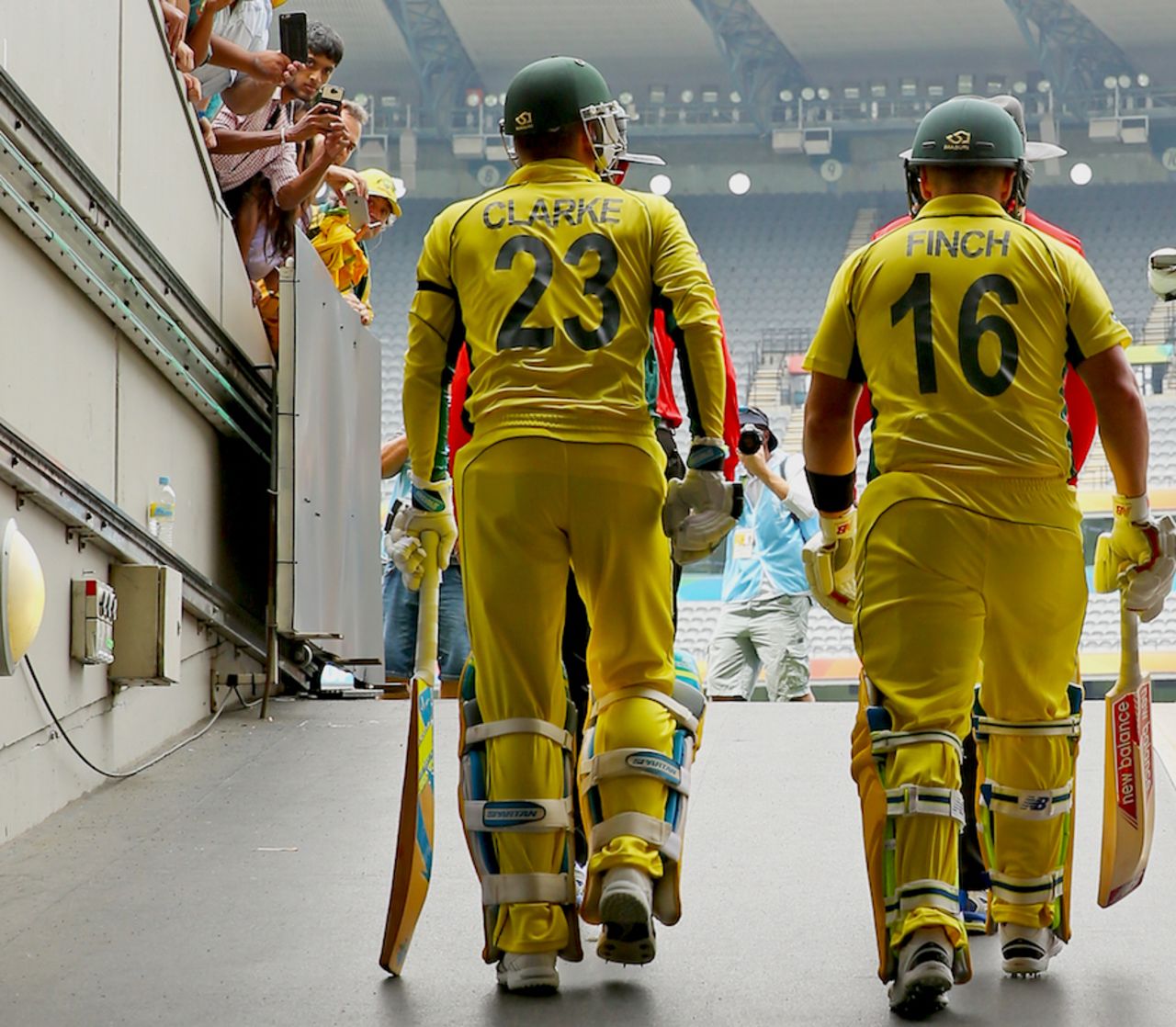 Michael Clarke walks out to open the innings with Aaron Finch, Australia v UAE, World Cup warm-up, Melbourne, February 11, 2015