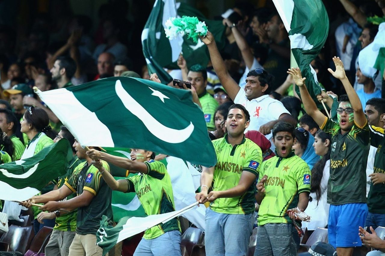 Pakistan had strong support from their fans, England v Pakistan, World Cup warm-up, Sydney, February 11, 2015