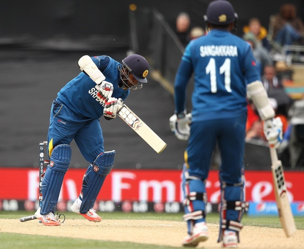 Lahiru Thirimanne loses his off stump to Trent Boult, New Zealand v Sri Lanka, Group A, World Cup 2015, Christchurch, February 14, 2015