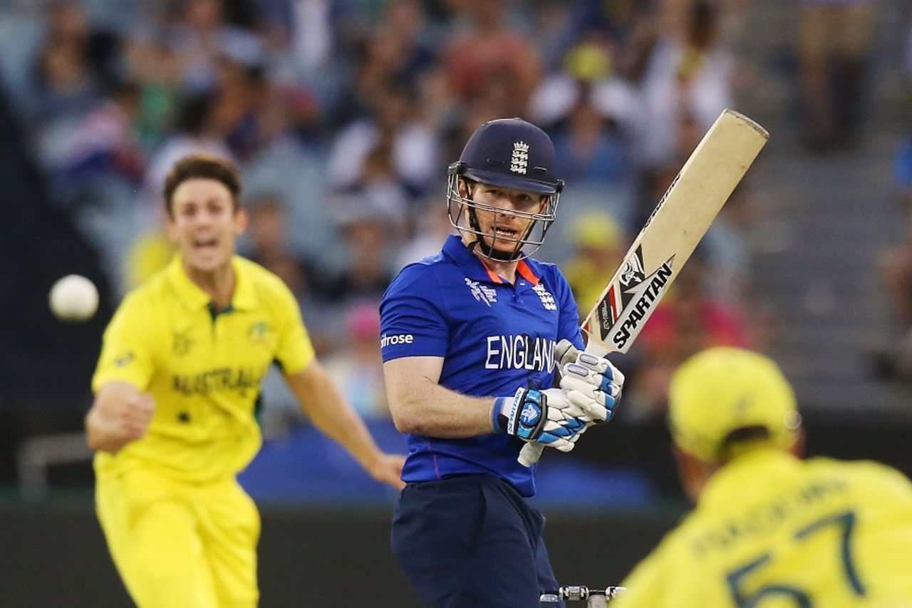Eoin Morgan looks back to see Brad Haddin about to pouch his edge, Australia v England, Group A, World Cup 2015, Melbourne, February 14, 2015