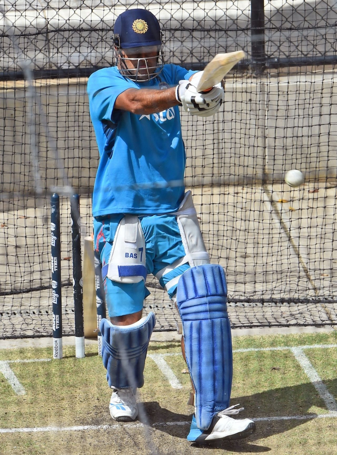 MS Dhoni had a long hit in the nets, World Cup 2015, Adelaide, February 14, 2015