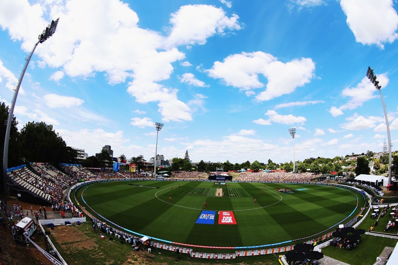 Seddon Park gets ready for the African derby, South Africa v Zimbabwe, Group B, World Cup 2015, Hamilton, February 15, 2015