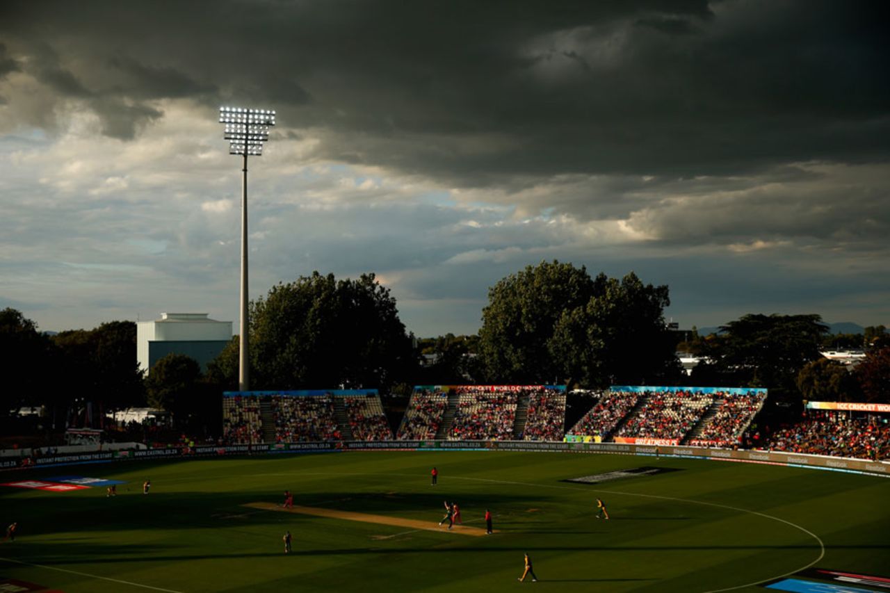 Dark clouds descend on Seddon Park, South Africa v Zimbabwe, World Cup 2015, Group B, Hamilton, February 15, 2015