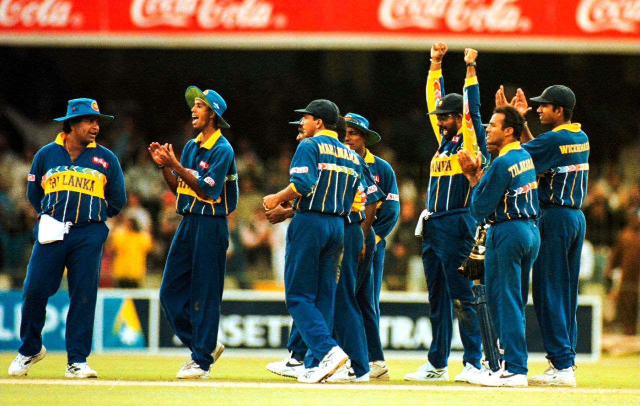 Sri Lanka celebrate a wicket, Australia v Sri Lanka, World Cup final, Lahore, March 17, 1996