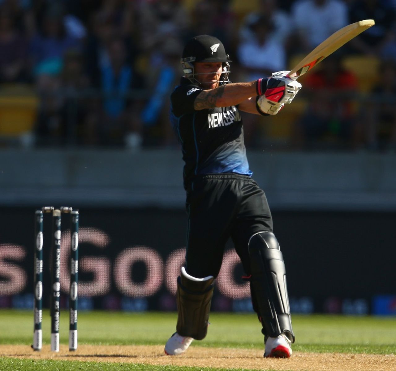 Brendon McCullum unleashes a pull, New Zealand v England, World Cup 2015, Group A, Wellington, February 20, 2015