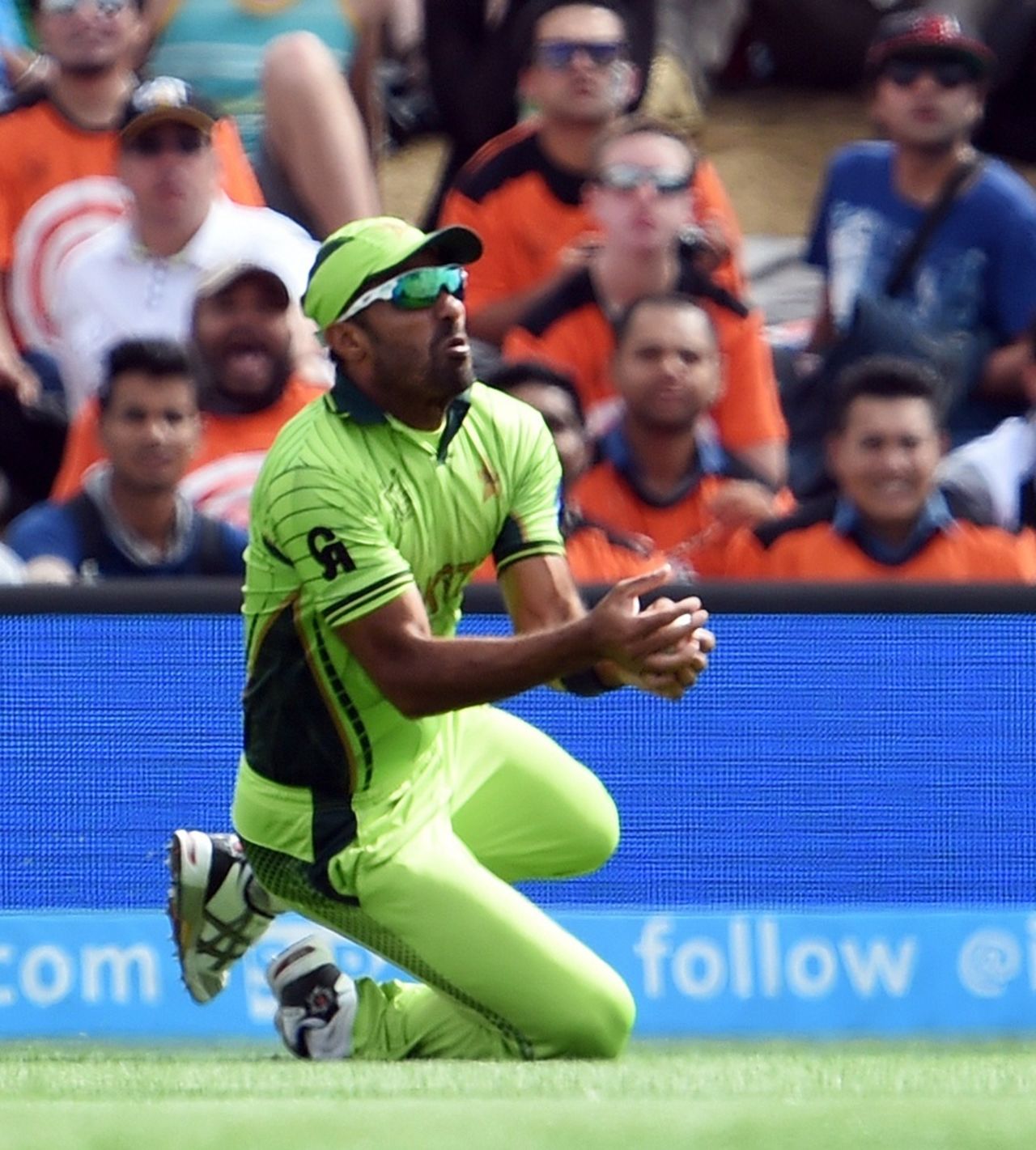 Wahab Riaz slides to pouch Chris Gayle, Pakistan v West Indies, World Cup 2015, Group B, Christchurch, February 21, 2015