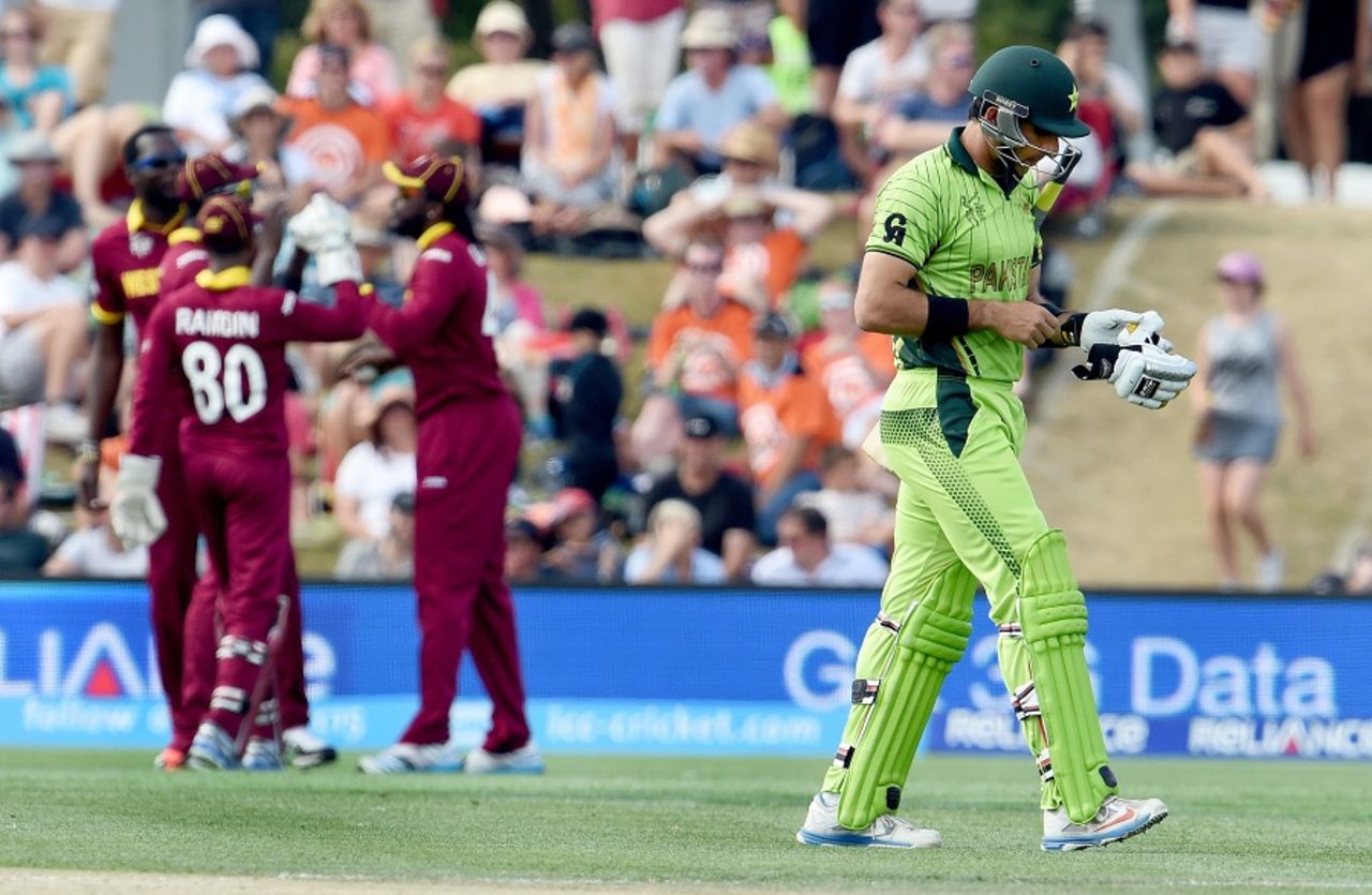 Misbah-ul-Haq walks back after being dismissed for 7, Pakistan v West Indies, World Cup 2015, Group B, Christchurch, February 21, 2015