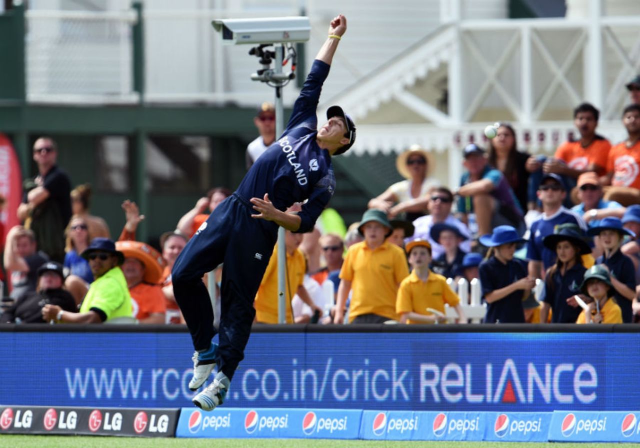 Freddie Coleman leaps to catch the ball but misses, England v Scotland, World Cup 2015, Group A, Christchurch, February 23, 2015