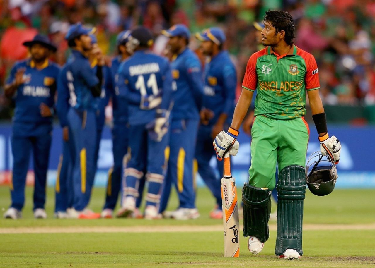 Anamul Haque walks off after being run out, Bangladesh v Sri Lanka, World Cup 2015, Group A, Melbourne, February 26, 2015