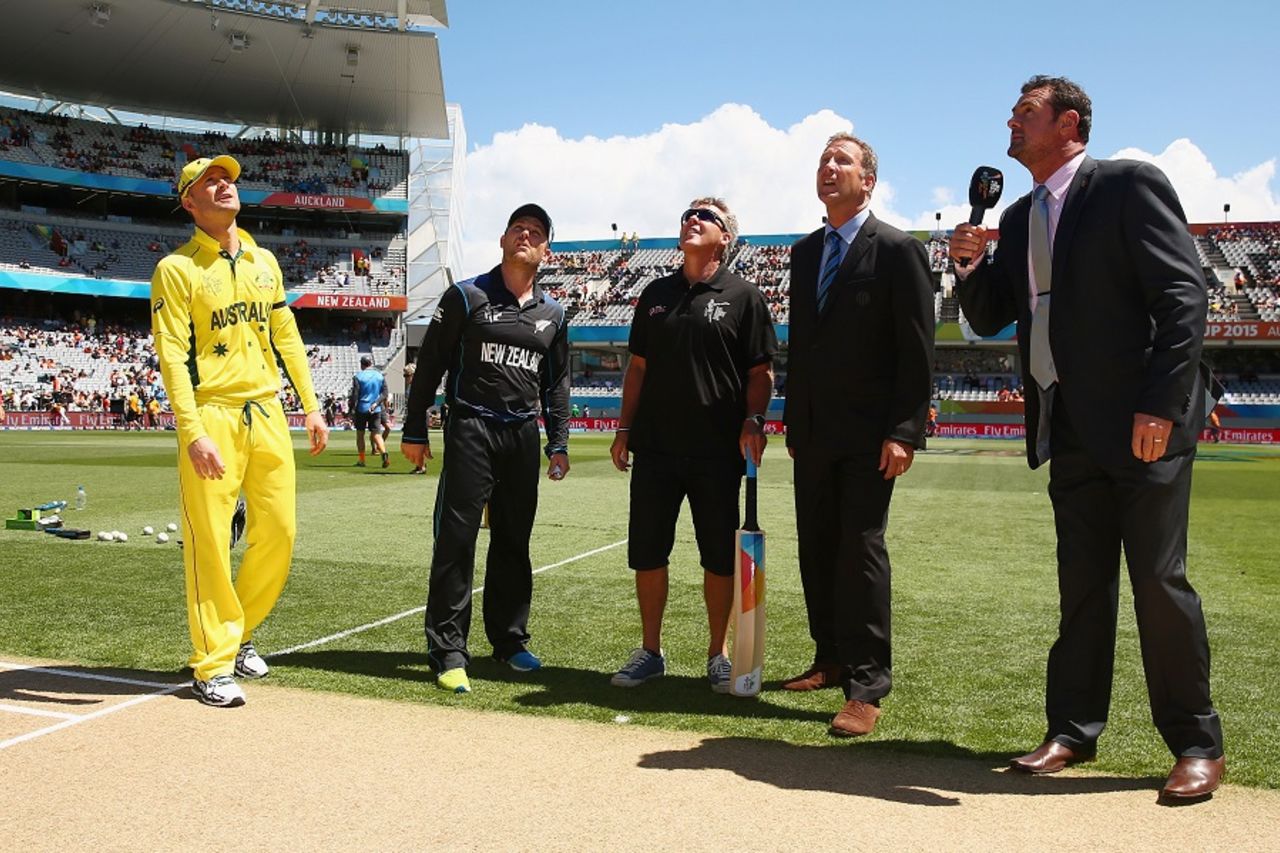 Michael Clarke was back and he opted to bat, New Zealand v Australia, World Cup 2015, Group A, Auckland, February 28, 2015