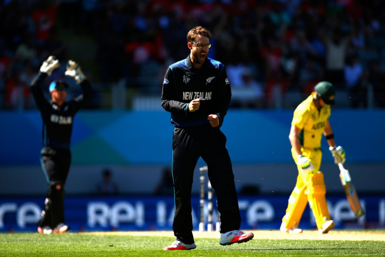 Daniel Vettori roars after dismissing Steven Smith, New Zealand v Australia, World Cup 2015, Group A, Auckland, February 28, 2015