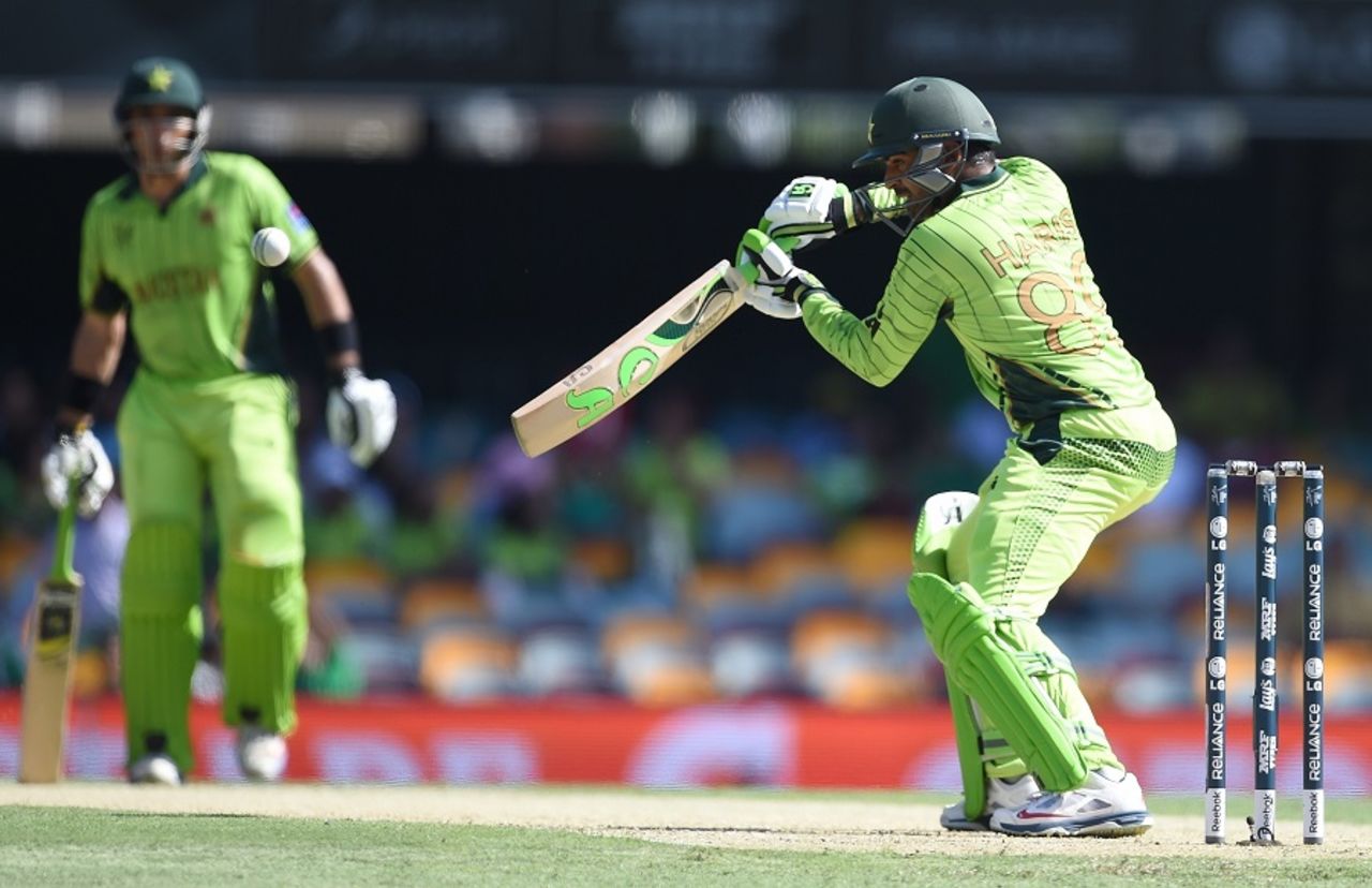 Haris Sohail steers one through the off side, Pakistan v Zimbabwe, World Cup 2015, Group B, Brisbane, March 1, 2015
