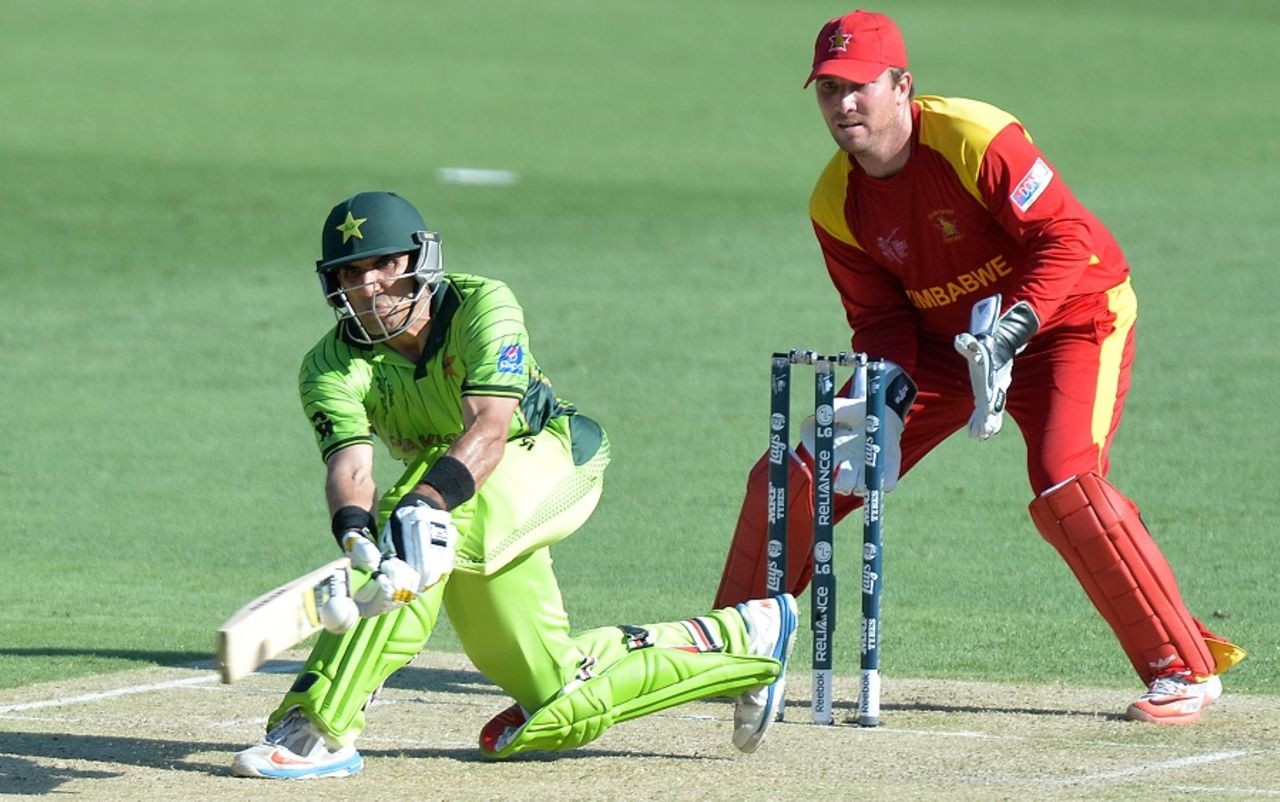 Misbah-ul-Haq pulls out the sweep, Pakistan v Zimbabwe, World Cup 2015, Group B, Brisbane, March 1, 2015