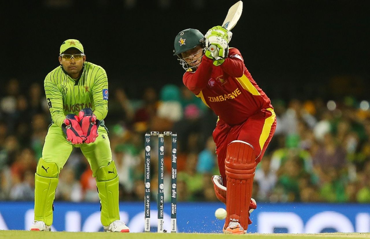 Brendan Taylor drills one through the off side, Pakistan v Zimbabwe, World Cup 2015, Group B, Brisbane, March 1, 2015