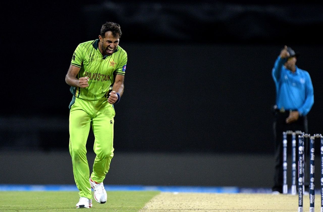 Wahab Riaz gets the affirmative for a caught-behind appeal, Pakistan v Zimbabwe, World Cup 2015, Group B, Brisbane, March 1, 2015
