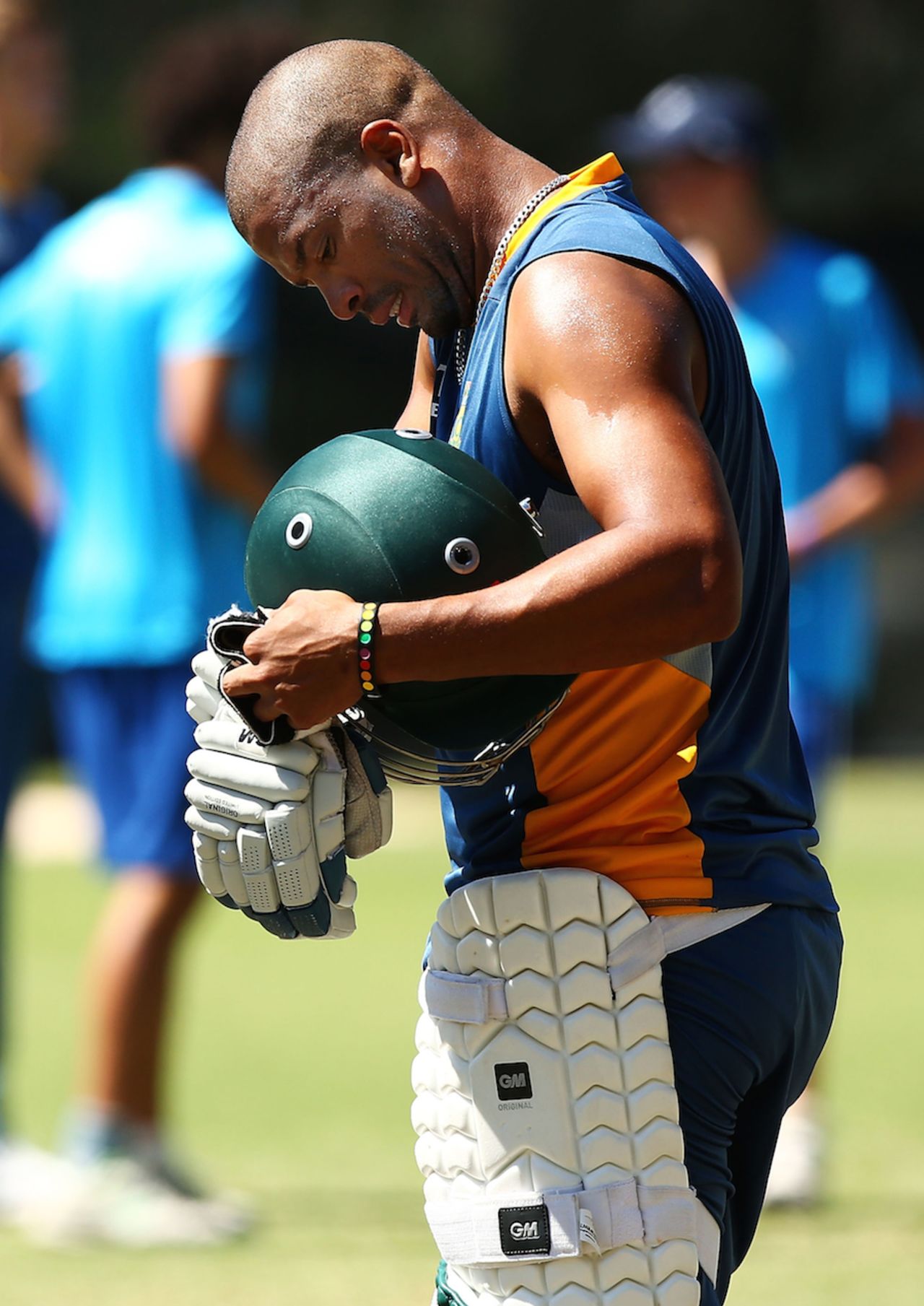 Vernon Philander checks his gear, World Cup 2015, Canberra, March 2, 2015