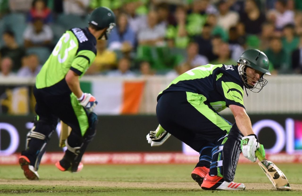 Kevin O'Brien completes a run,  Ireland v South Africa, World Cup 2015, Group B, Canberra, March 3, 2015