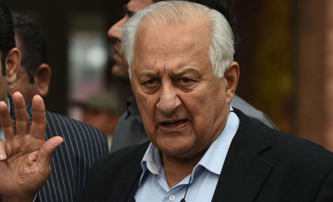 Shaharyar Khan speaks to reporters, Lahore, March 3, 2015