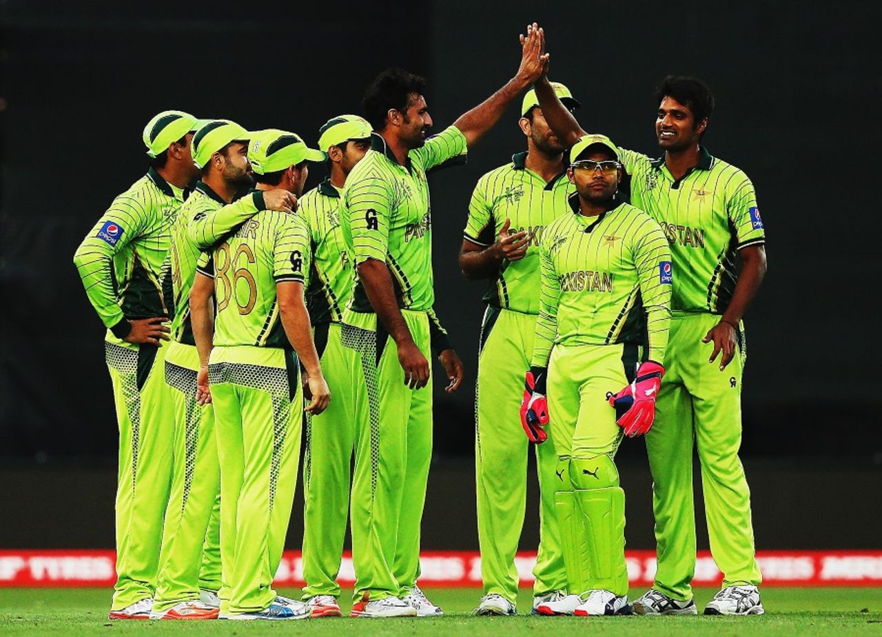 Sohail Khan is congratulated on the wicket of Krishna Chandran, Pakistan v UAE, World Cup 2015, Group B, Napier, March 4, 2015