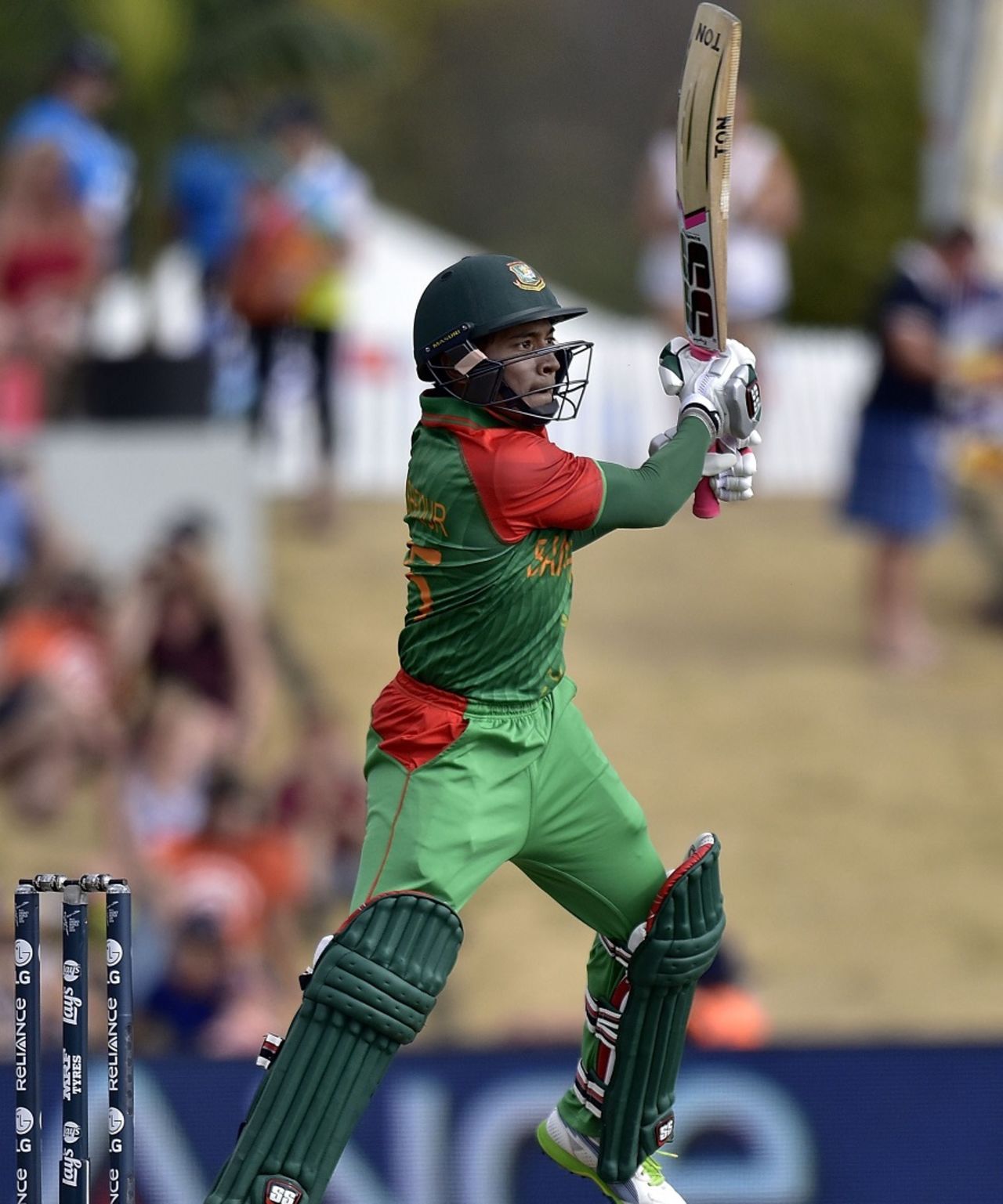 Mushfiqur Rahim cracked 60 off 42 balls to keep his side in the hunt, Bangladesh v Scotland, World Cup 2015, Group A, Nelson, March 5, 2015