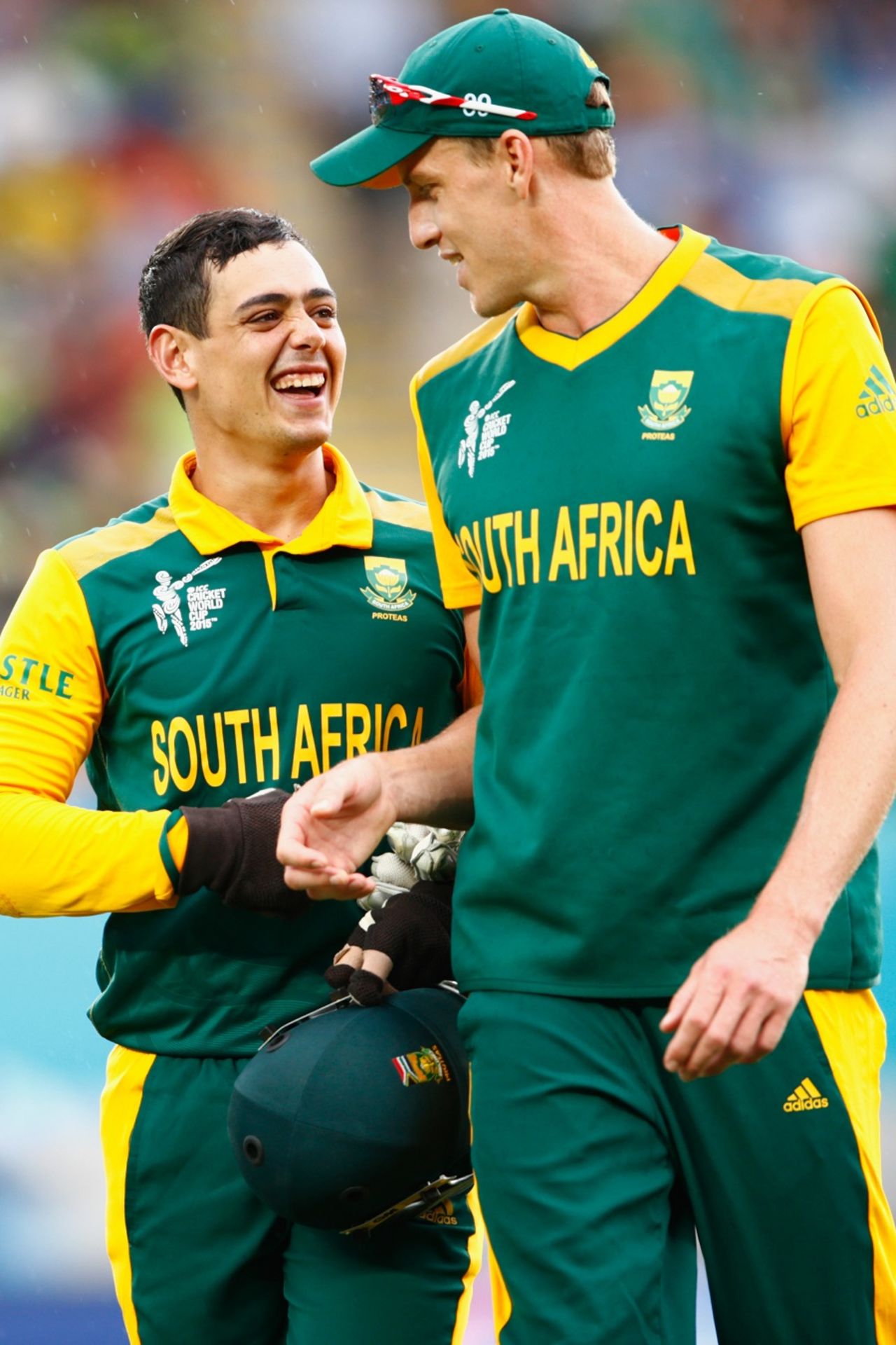 The long and short of it: Morne Morkel and Quinton de Kock share a light moment, Pakistan v South Africa, World Cup 2015, Group B, Auckland, March 7, 2015