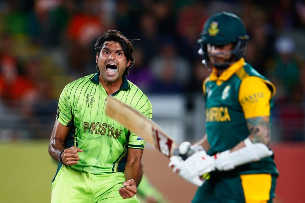 Mohammad Irfan roars after removing Dale Steyn, Pakistan v South Africa, World Cup 2015, Group B, Auckland, March 7, 2015