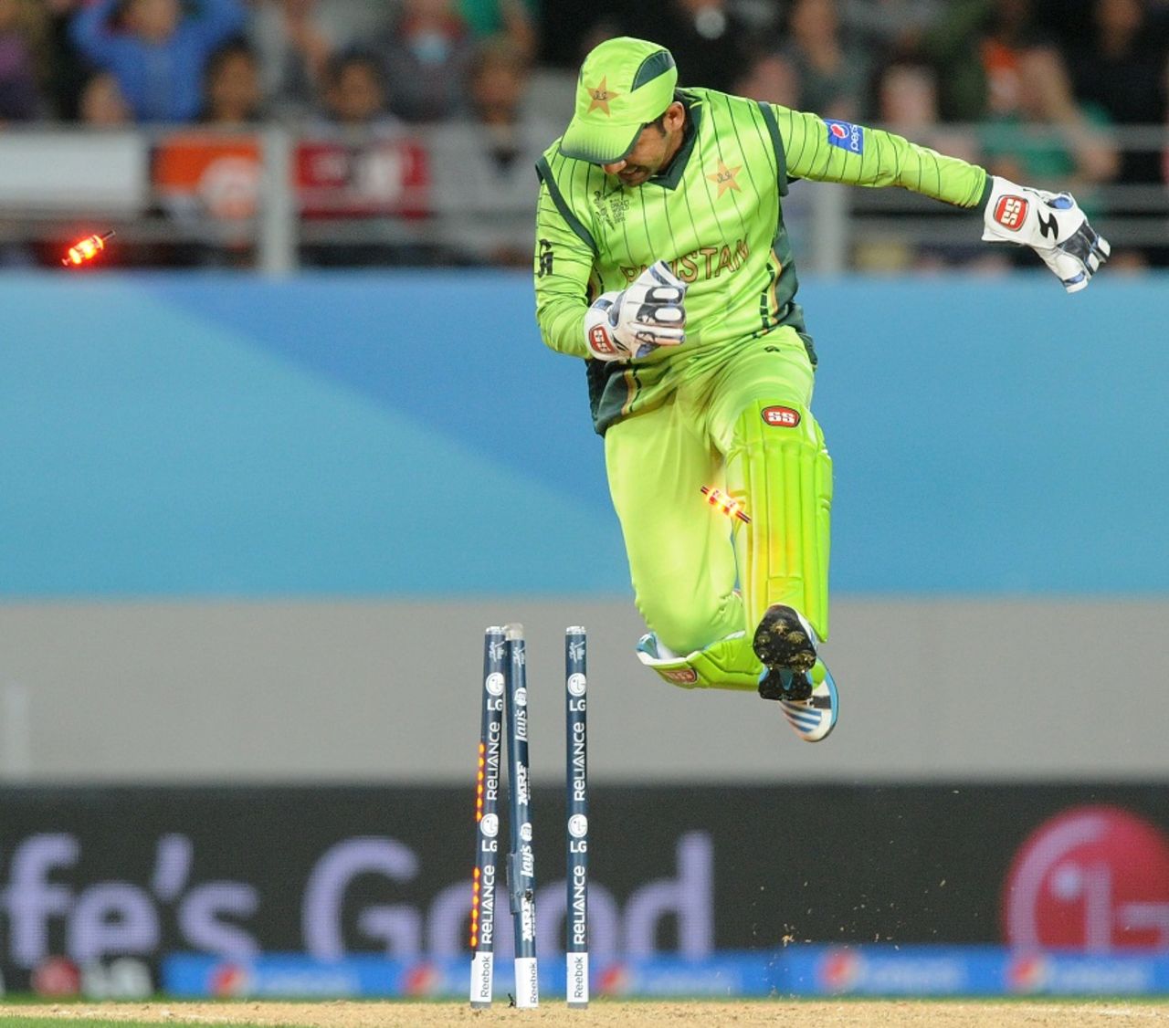 Sarfraz Ahmed effected six dismissals, equalling the ODI record, Pakistan v South Africa, World Cup 2015, Group B, Auckland, March 7, 2015