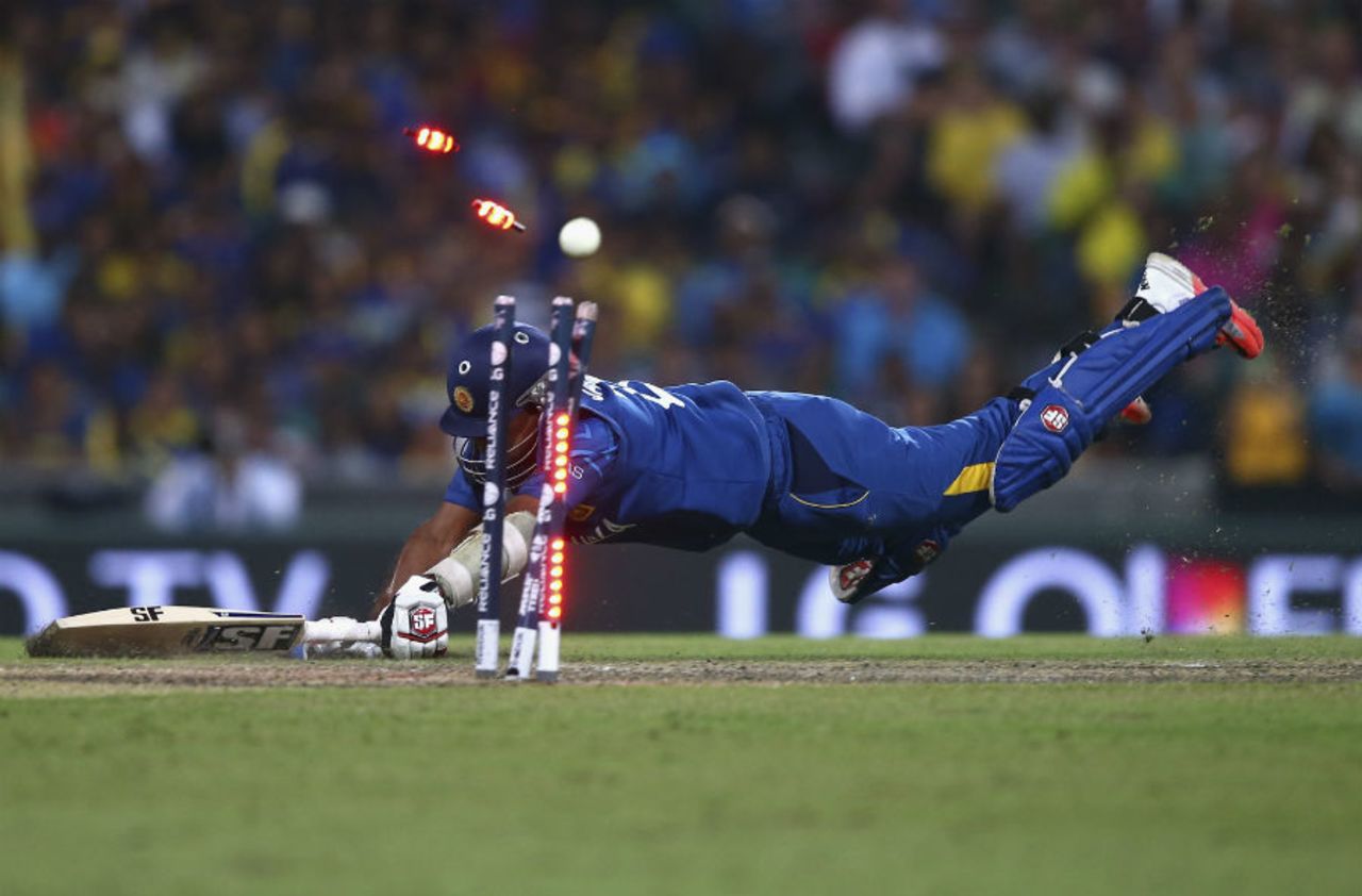 Mahela Jayawardene was run out after scoring 19, Australia v Sri Lanka, World Cup 2015, Group A, Sydney, March 8, 2015