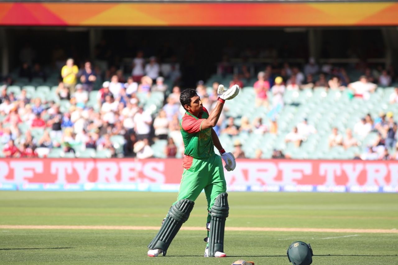 Mahmudullah blows a kiss to the crowd, England v Bangladesh, World Cup 2015, Group A, Adelaide, March 9, 2015