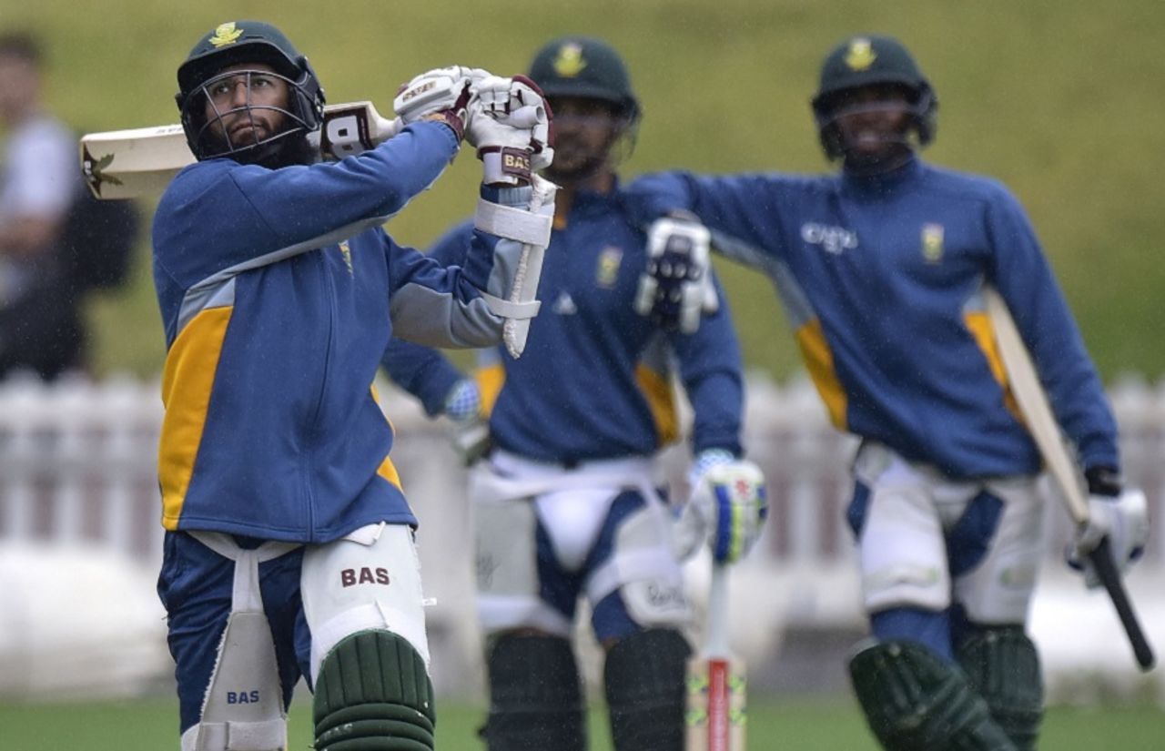 Hashim Amla swings his arms, World Cup 2015, Wellington, March 11, 2015