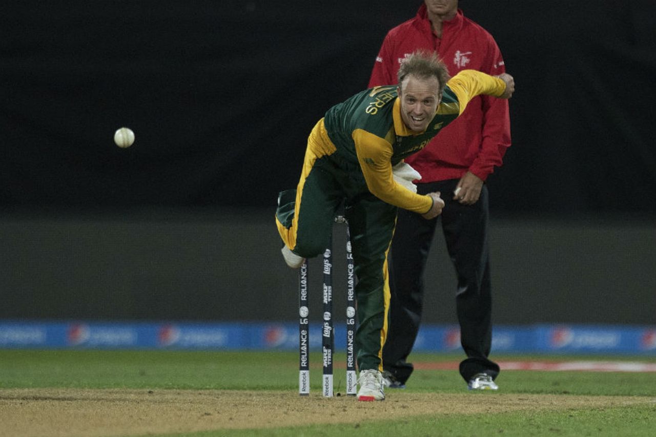AB de Villiers picked up two wickets in his three overs, South Africa v United Arab Emirates, World Cup 2015, Group B, Wellington, March 12, 2015