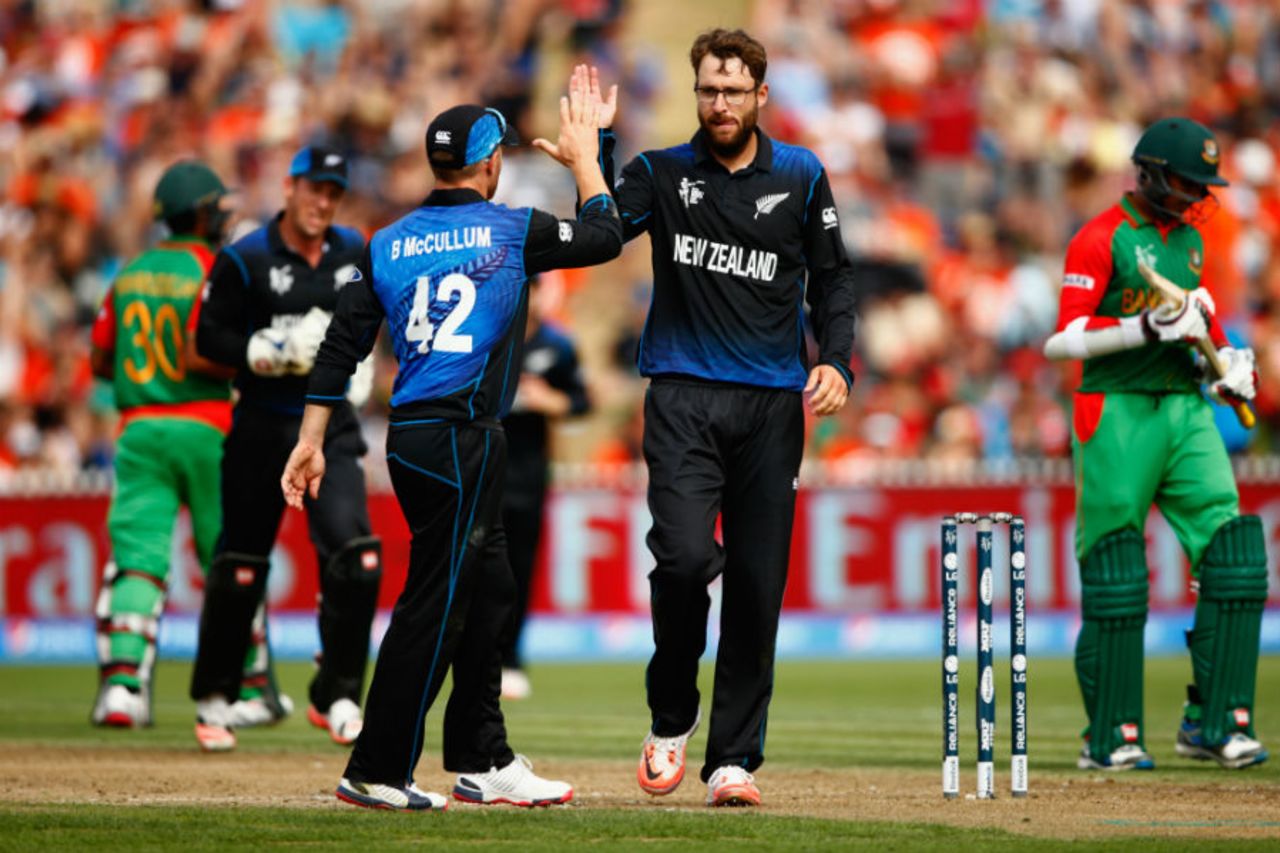 Daniel Vettori celebrates the wicket of Soumya Sarkar, New Zealand v Bangladesh, World Cup 2015, Group A, Hamilton, March 13, 2015