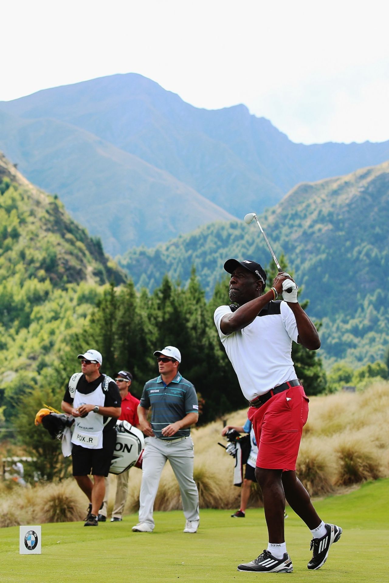 Viv Richards doesn't hold back in golf either, Queenstown, March 13, 2015