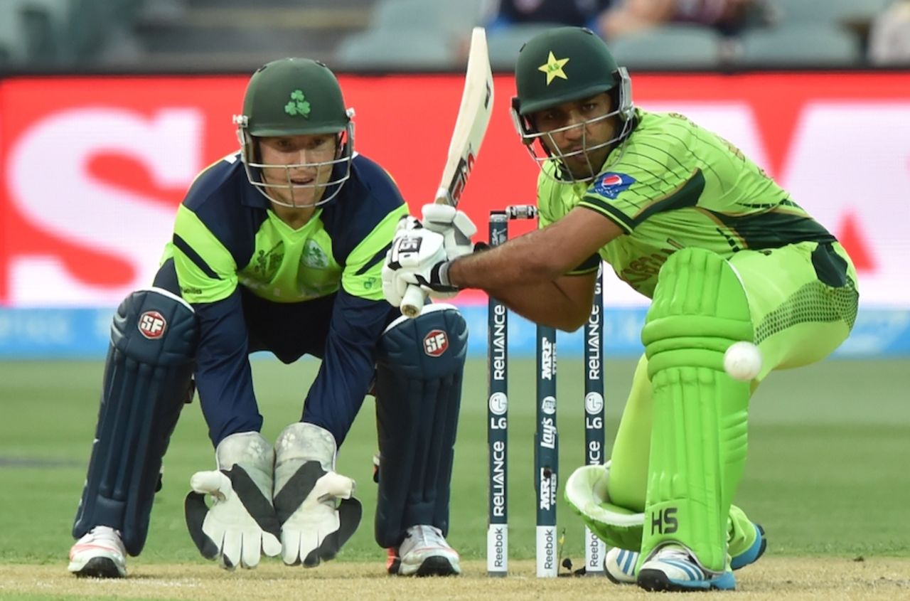 Sarfraz Ahmed prepares to sweep the ball, Ireland v Pakistan, World Cup 2015, Group B, Adelaide, March 15, 2015