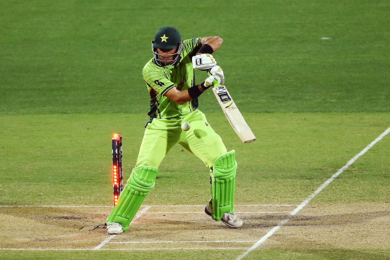 Misbah-ul-Haq stepped on his off stump, Ireland v Pakistan, World Cup 2015, Group B, Adelaide, March 15, 2015