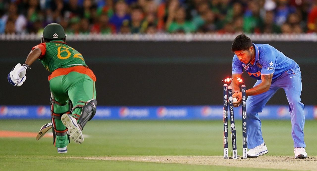 Umesh Yadav runs Imrul Kayes out, Bangladesh v India, World Cup 2015, 2nd quarter-final, Melbourne, March 19, 2015