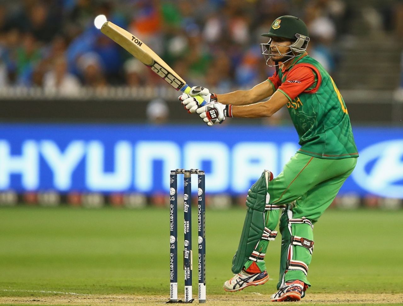 Nasir Hossain unfurls the pull, Bangladesh v India, World Cup 2015, 2nd quarter-final, Melbourne, March 19, 2015
