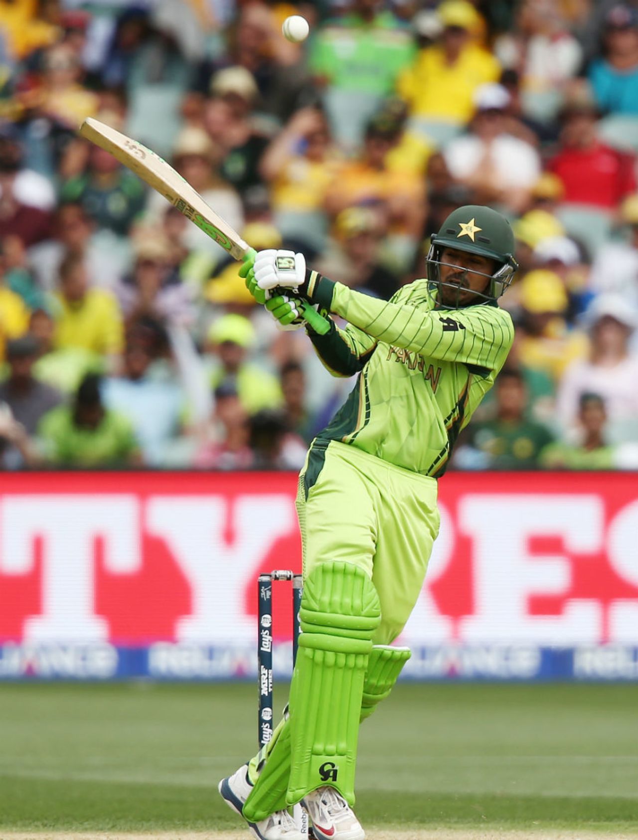 Haris Sohail pulls the ball, Australia v Pakistan, World Cup 2015, 3rd quarter-final, Adelaide, March 20, 2015