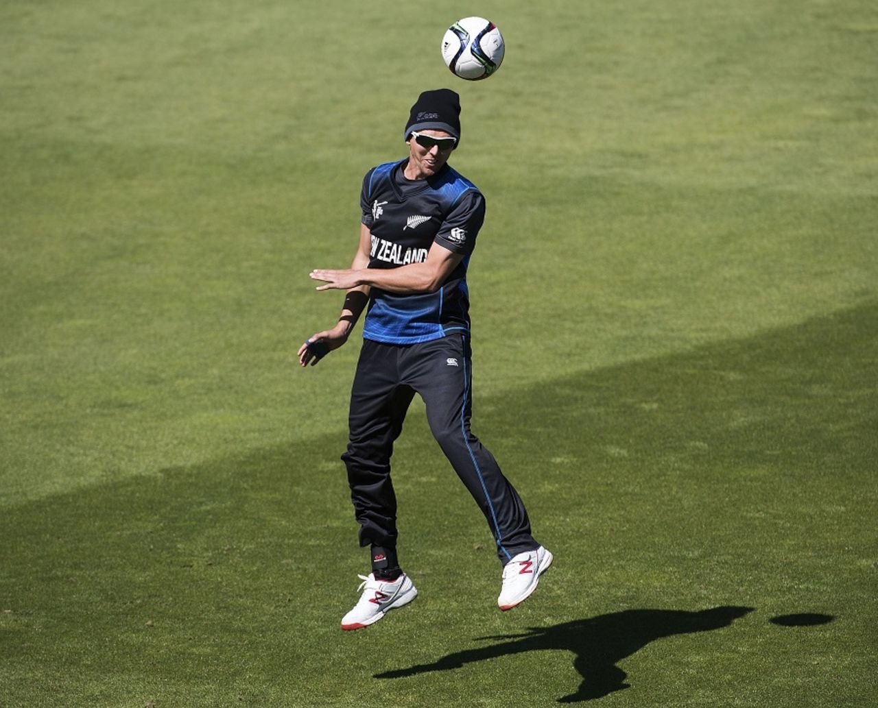 Into the top corner: Trent Boult trains ahead of the quarter-final, New Zealand v West indies, World Cup 2015, 4th quarter-final, Wellington, March 20, 2015