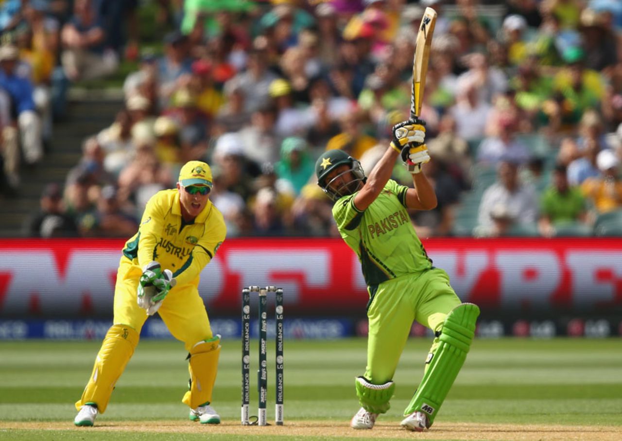 Shahid Afridi swings hard during his 15-ball 23, Australia v Pakistan, World Cup 2015, 3rd quarter-final, Adelaide, March 20, 2015