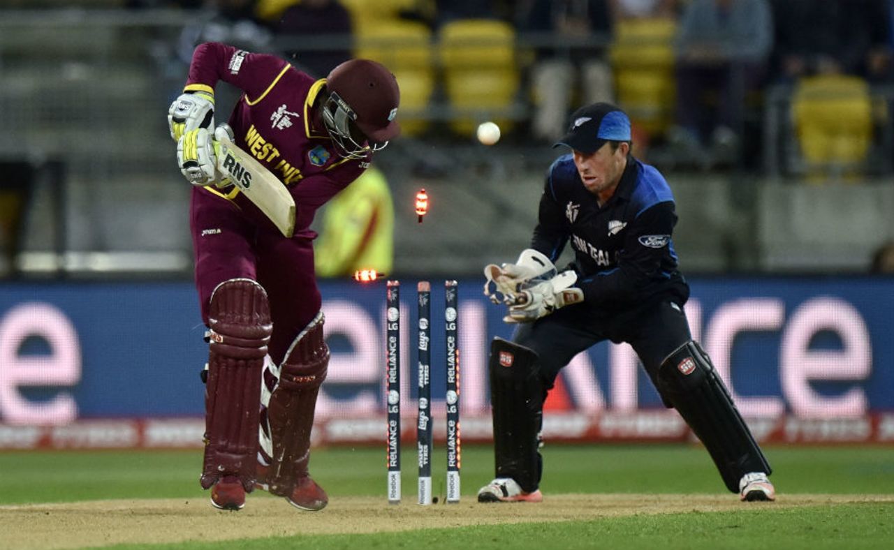 Jonathan Carter is undone by an arm-ball from Daniel Vettori, New Zealand v West Indies, World Cup 2015, 4th quarter-final, Wellington, March 21, 2015 