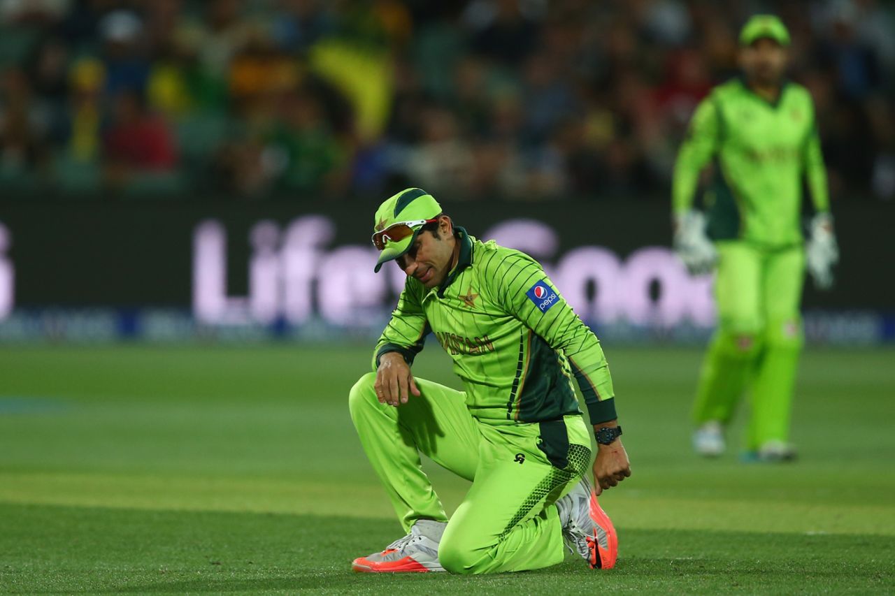 Misbah-ul-Haq half-kneels on the field, Australia v Pakistan, Adelaide, 3rd quarter-final, World Cup, March 20, 2015