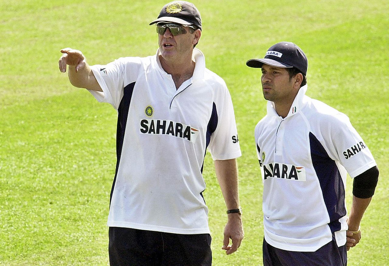 John Wright with Sachin Tendulkar at a training session, Chittagong, December 16, 2004