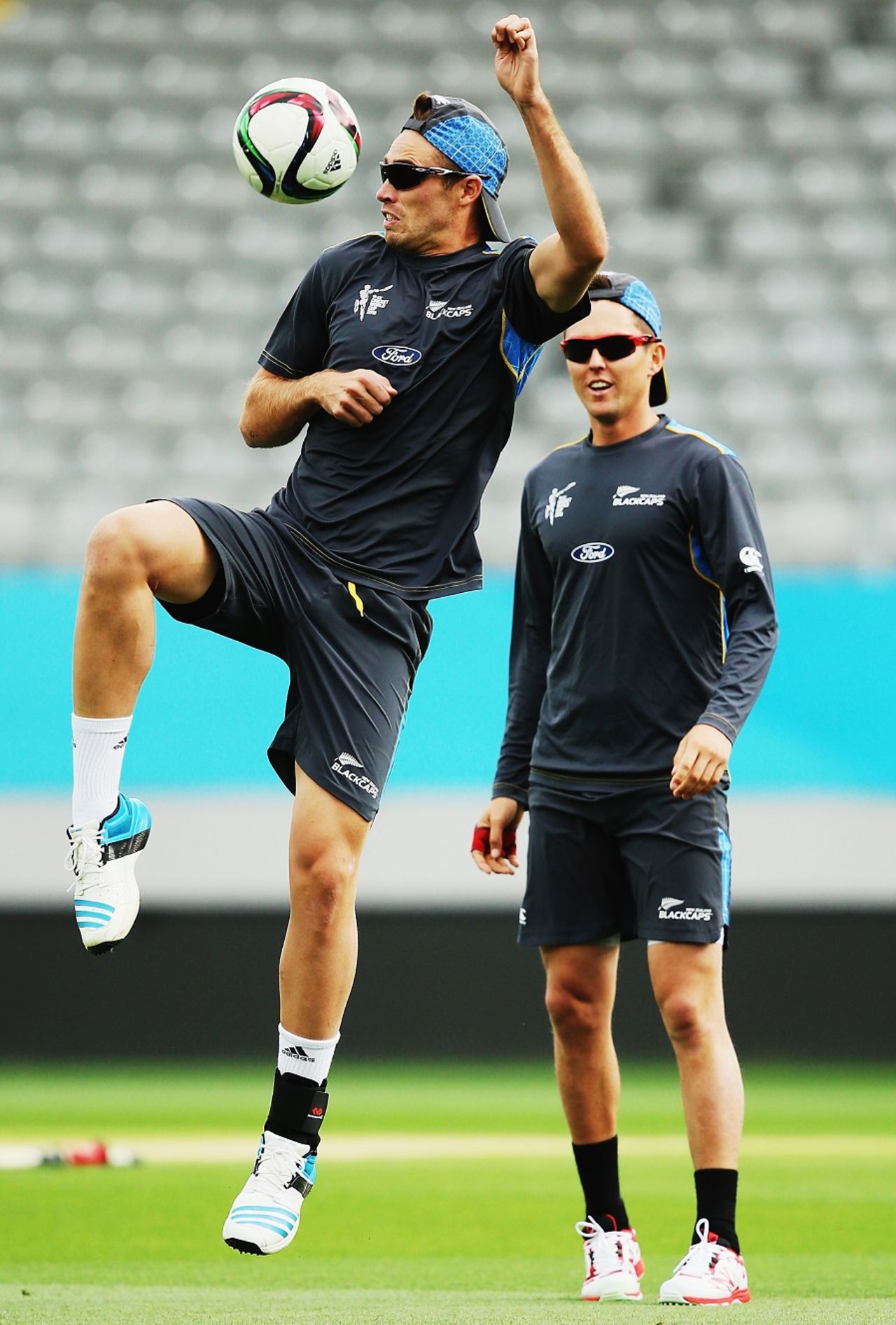 Tim Southee shows off his football skills, World Cup 2015, Auckland, March 23, 2015